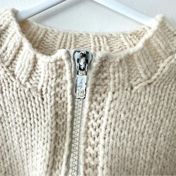 Kangaroo Cardigan - Picture 3 of 4